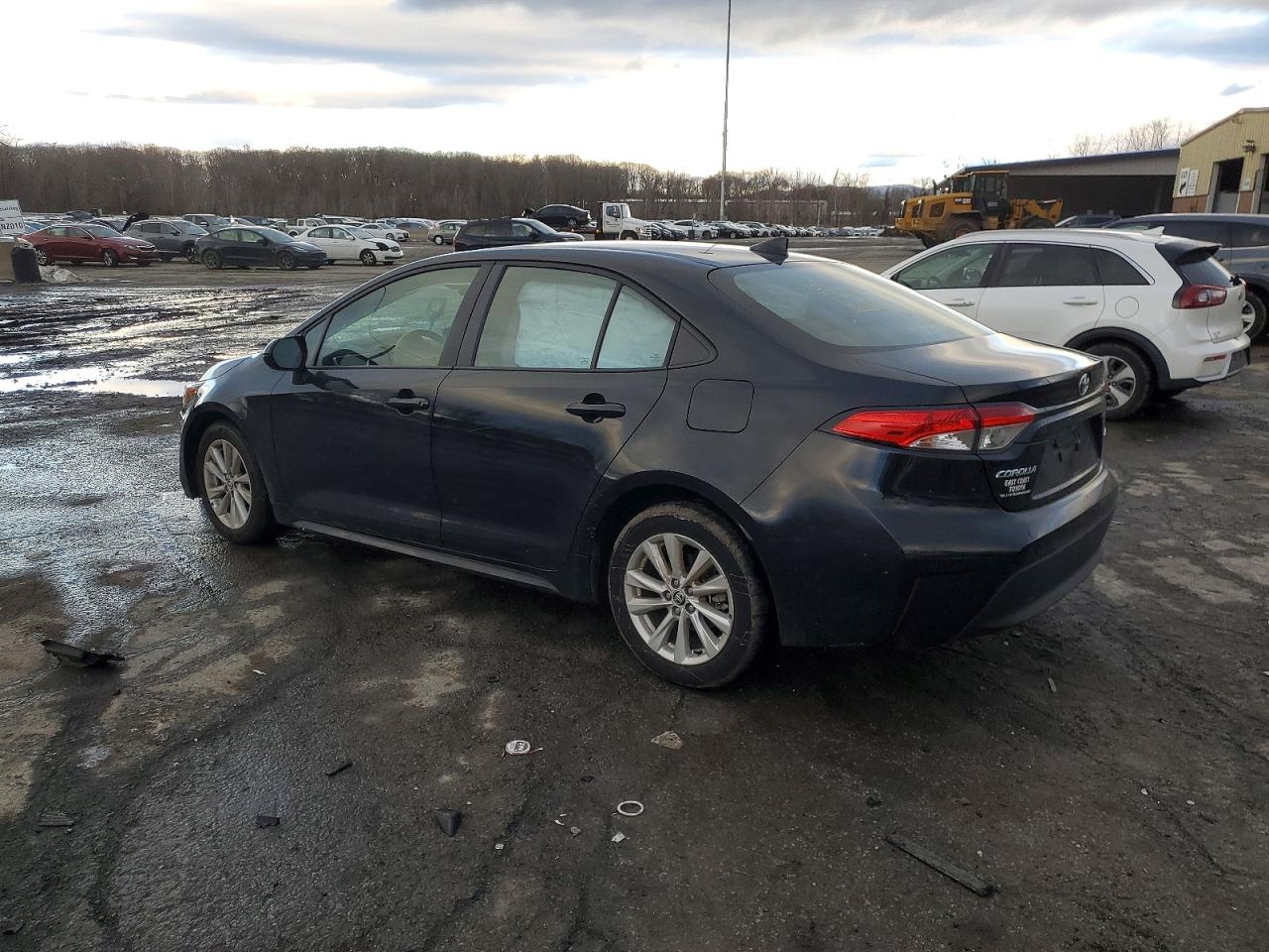 2024 TOYOTA COROLLA LE photo 2