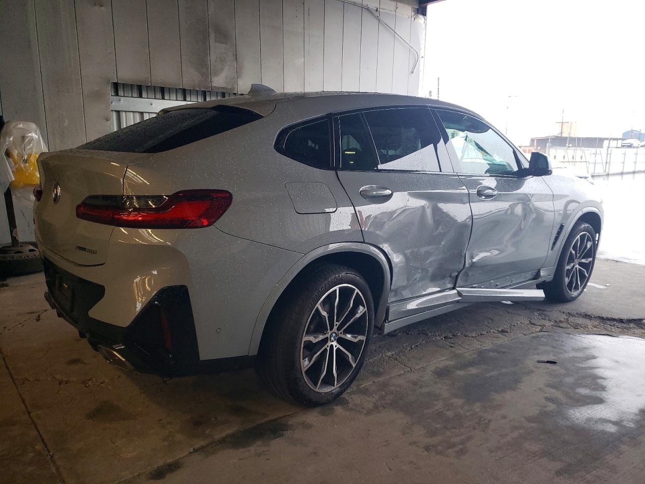 2022 BMW X4 XDRIVE30I photo 3
