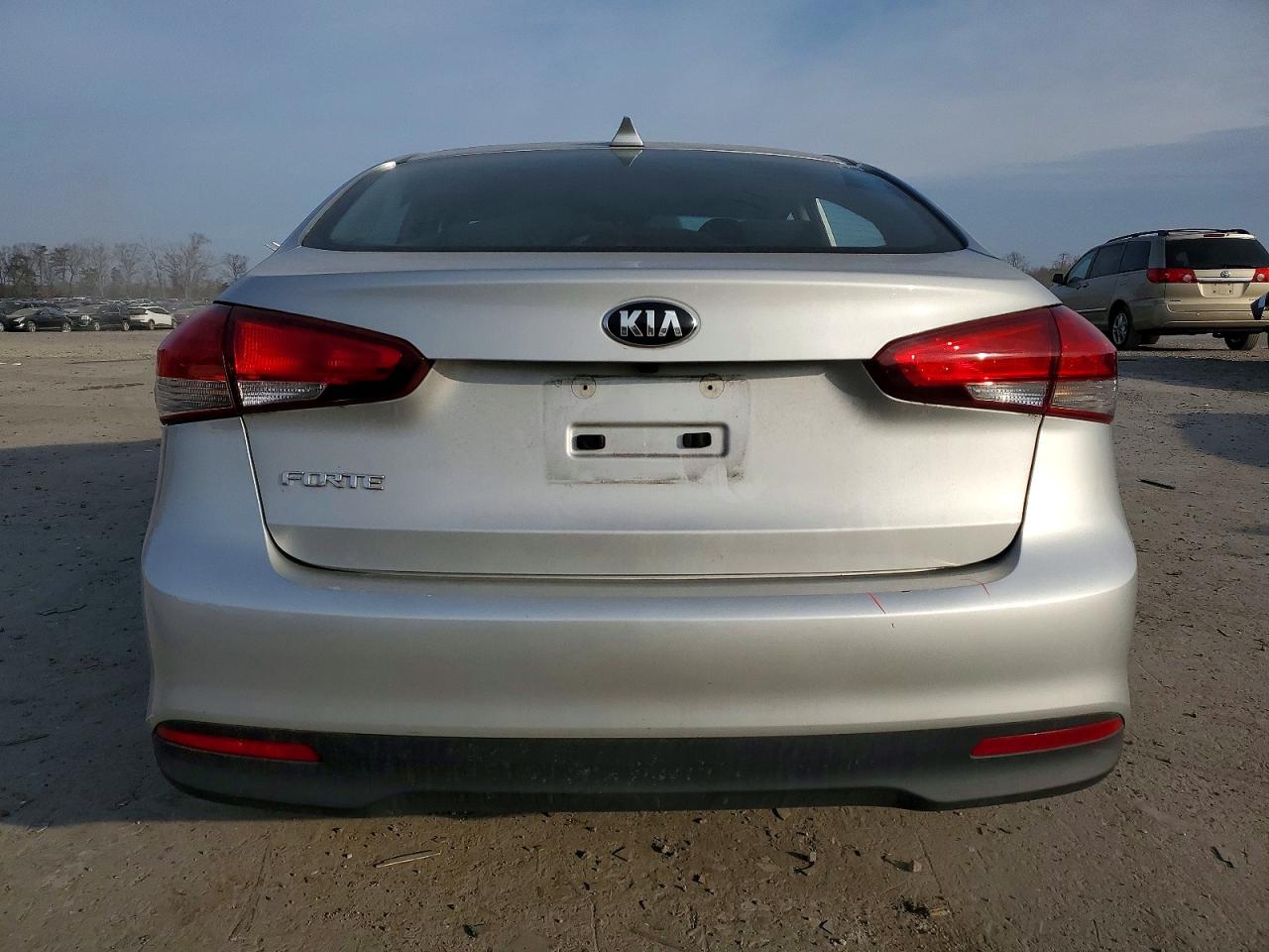 2018 KIA FORTE LX photo 6