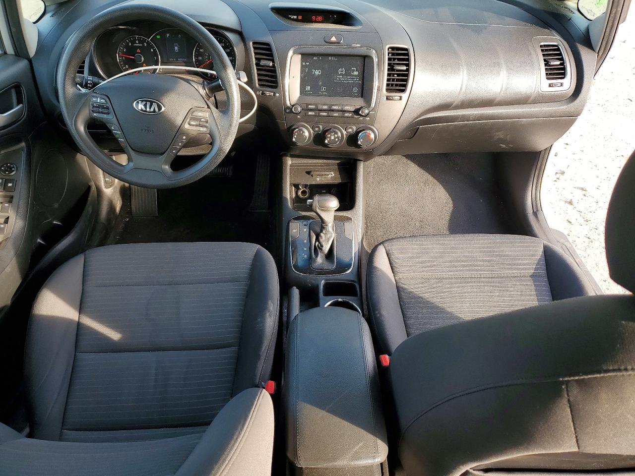 2018 KIA FORTE LX photo 8