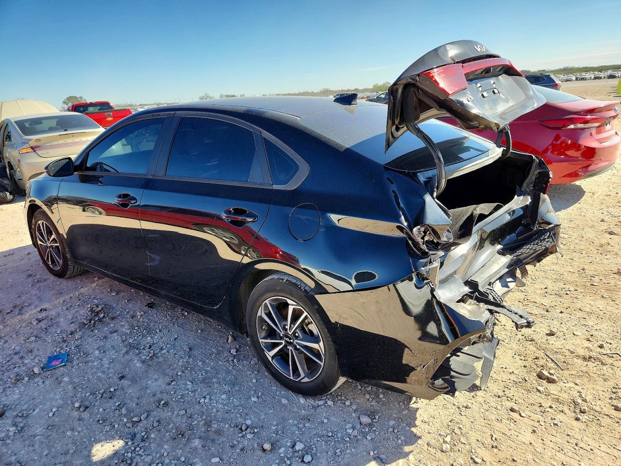 2024 KIA FORTE LX photo 2