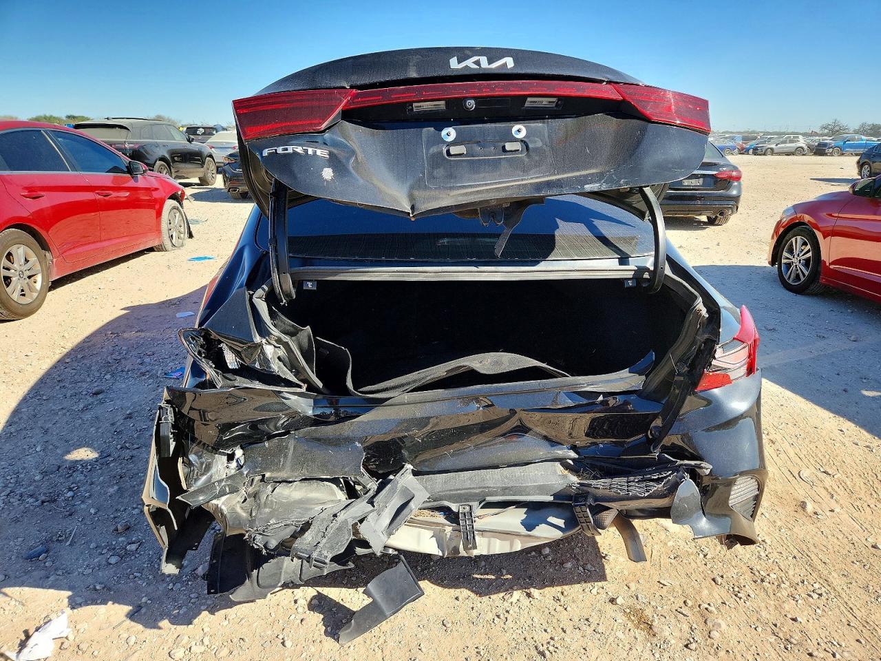 2024 KIA FORTE LX photo 6