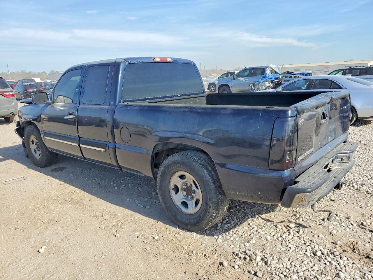 2006 CHEVROLET SILVERADO C1500 photo 2
