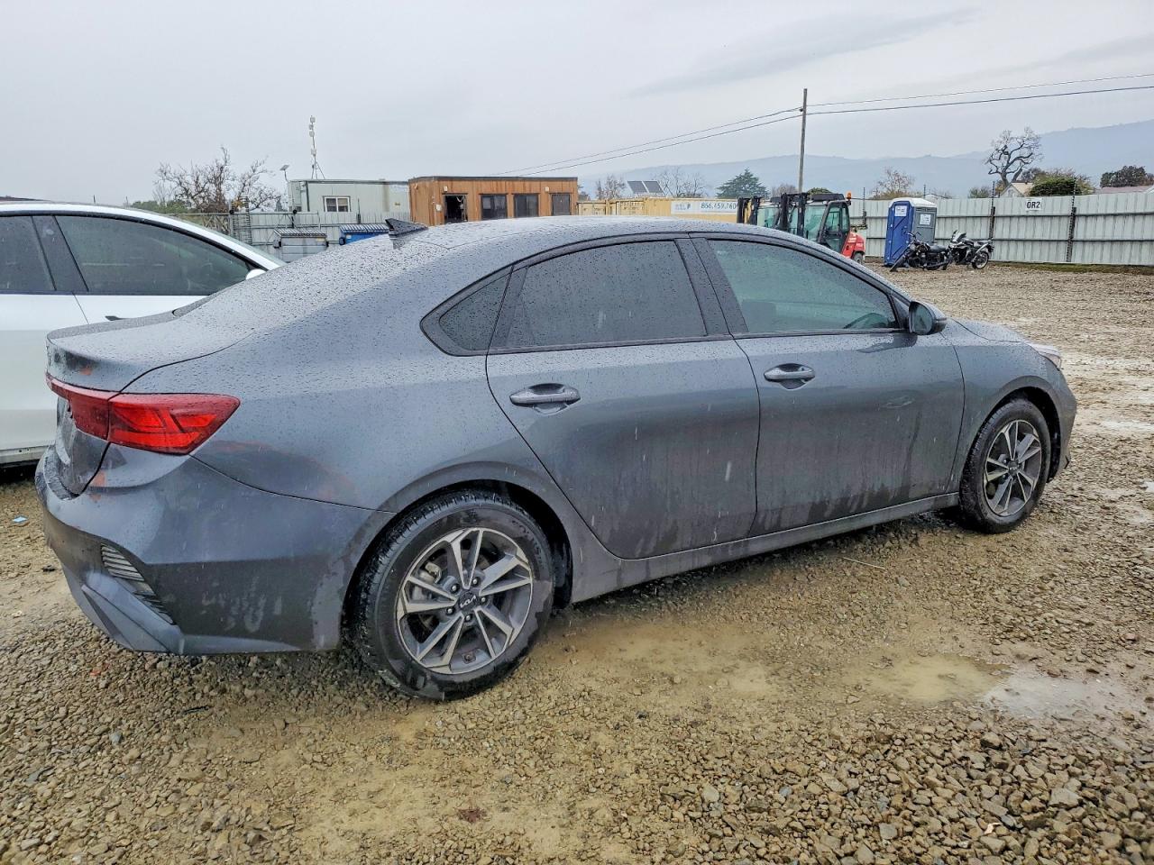 2024 KIA FORTE LX photo 3