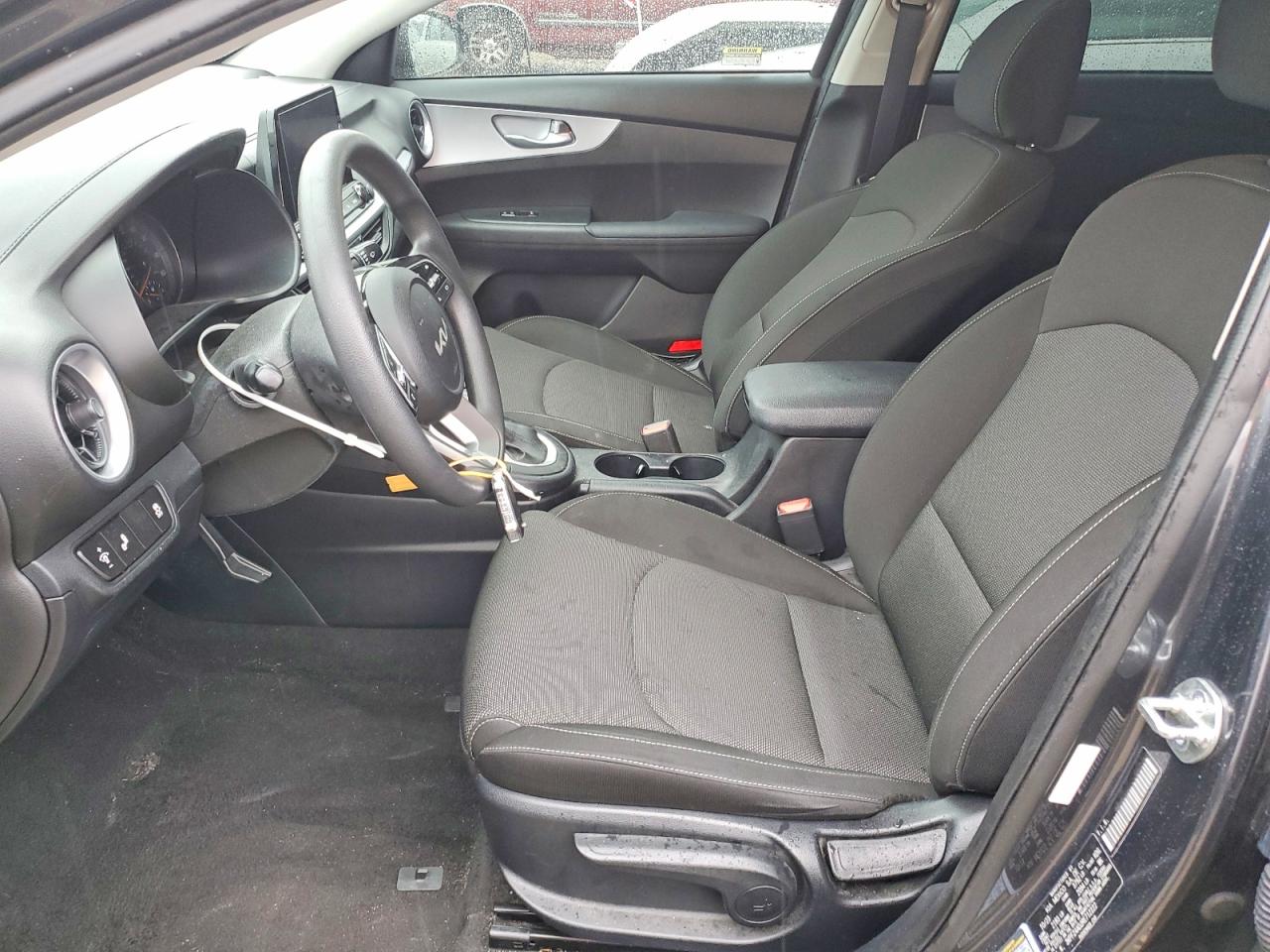 2024 KIA FORTE LX photo 7