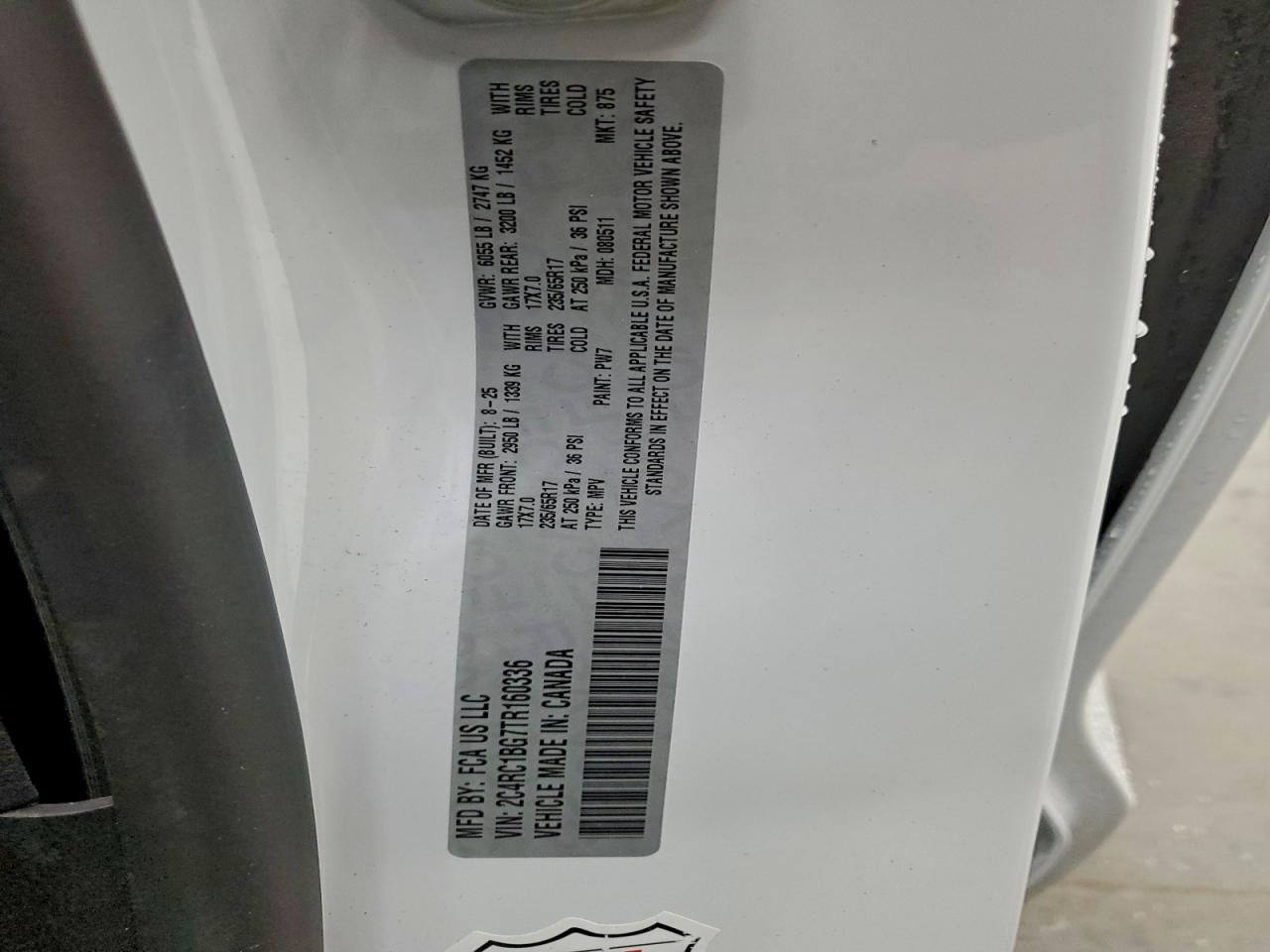 2026 CHRYSLER PACIFICA SELECT photo 14