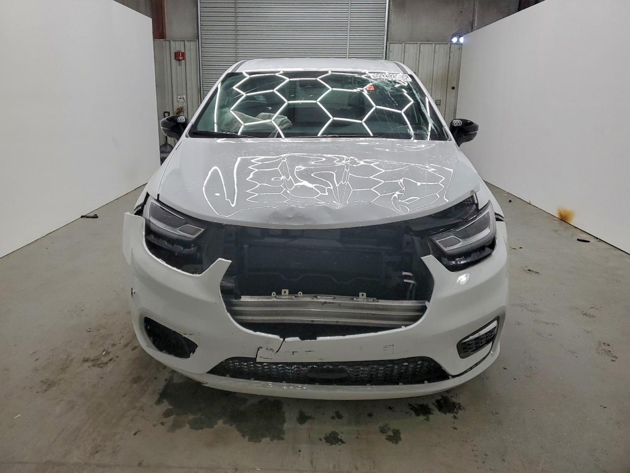 2026 CHRYSLER PACIFICA SELECT photo 5