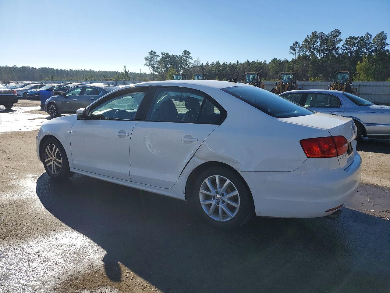 2011 VOLKSWAGEN JETTA SE photo 2