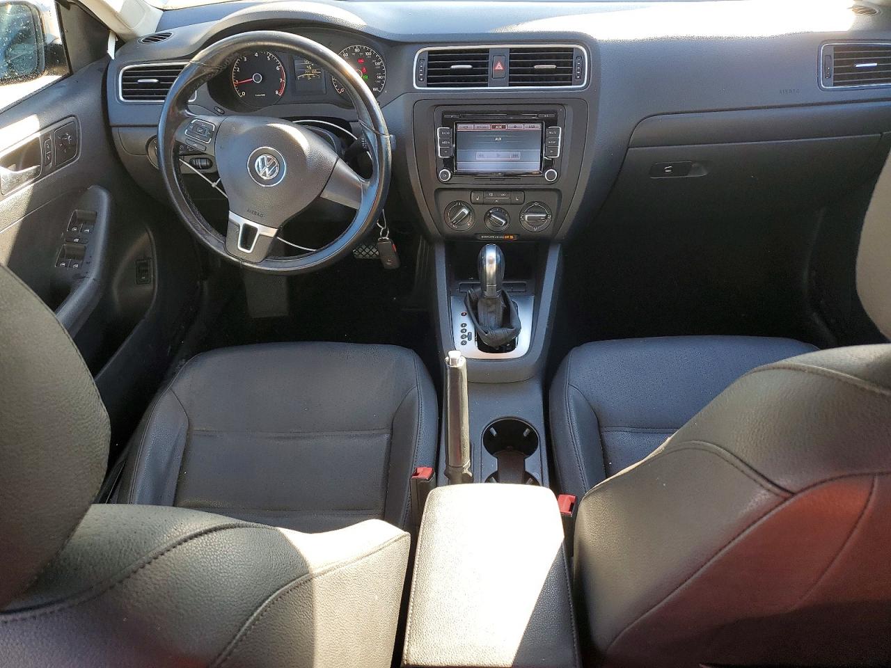 2011 VOLKSWAGEN JETTA SE photo 8