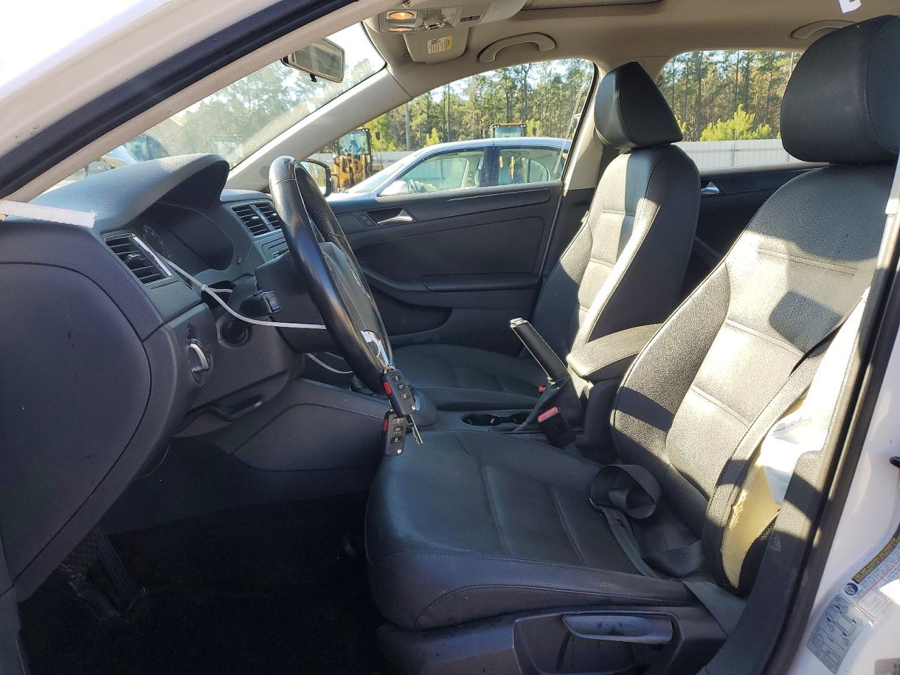 2011 VOLKSWAGEN JETTA SE photo 7