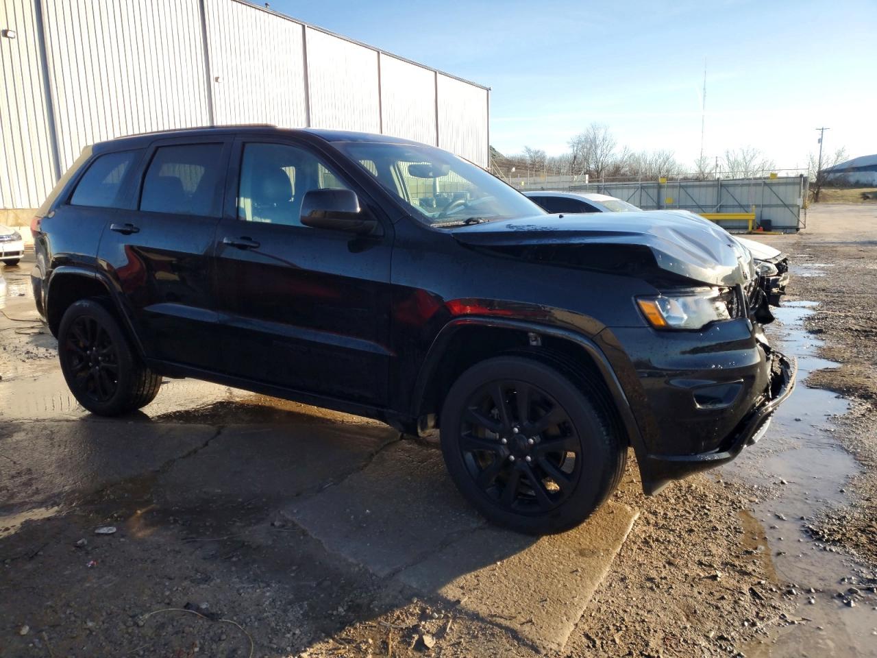 2019 JEEP GRAND CHEROKEE LAREDO photo 4