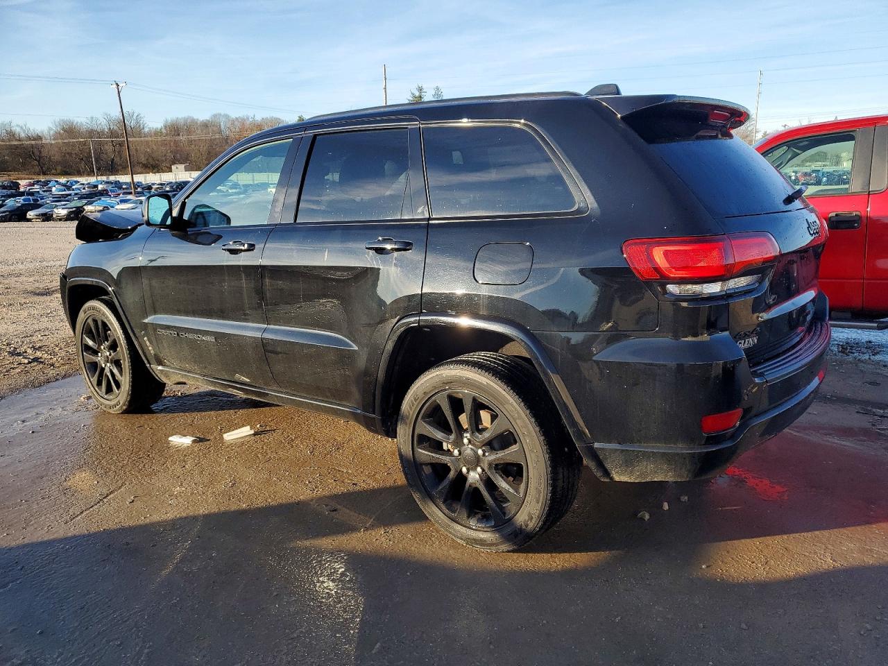 2019 JEEP GRAND CHEROKEE LAREDO photo 2