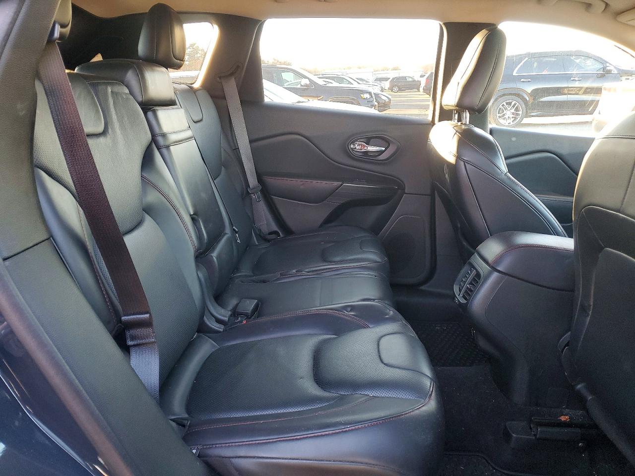 2016 JEEP CHEROKEE TRAILHAWK photo 11