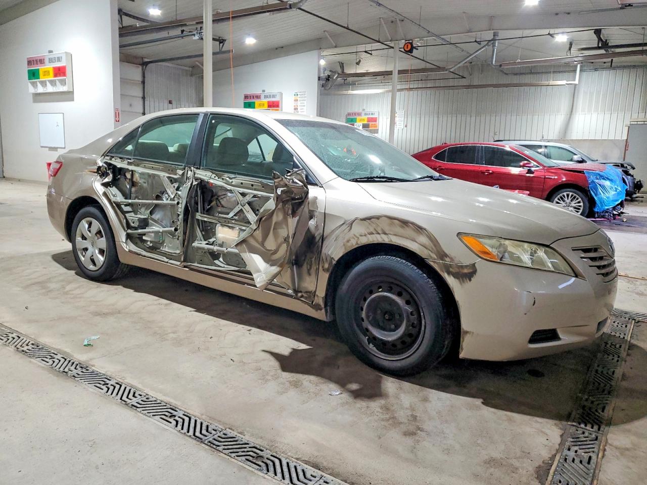2009 TOYOTA CAMRY BASE photo 4