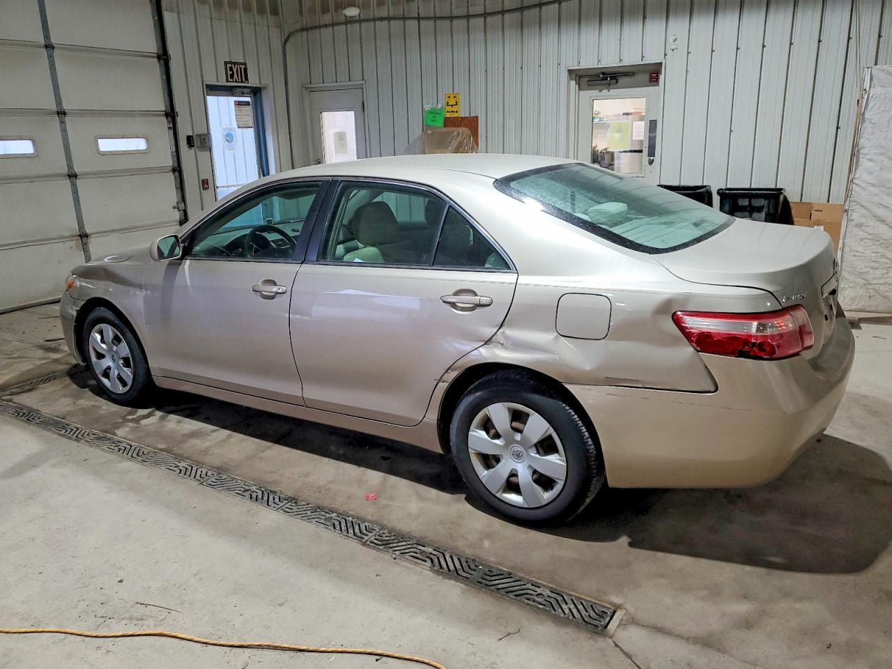 2009 TOYOTA CAMRY BASE photo 2