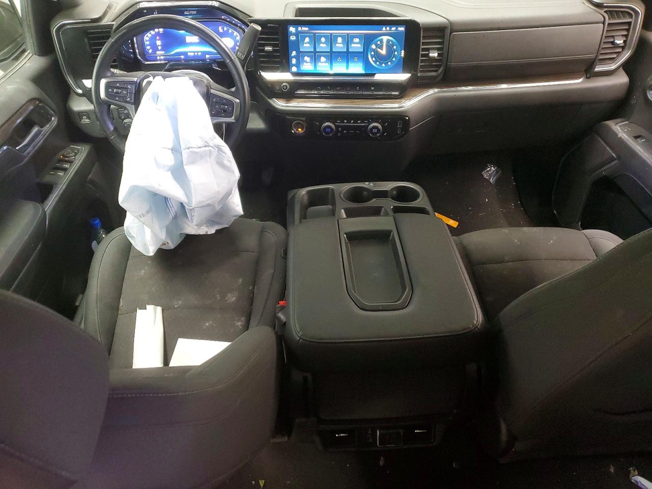 2024 CHEVROLET SILVERADO K1500 LT photo 8