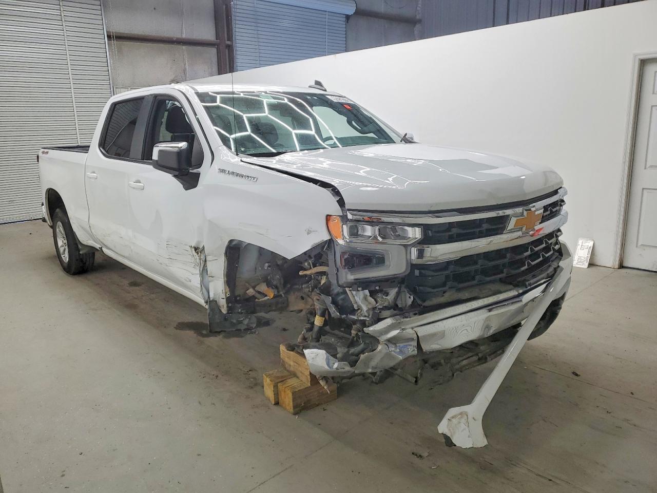 2024 CHEVROLET SILVERADO K1500 LT photo 4