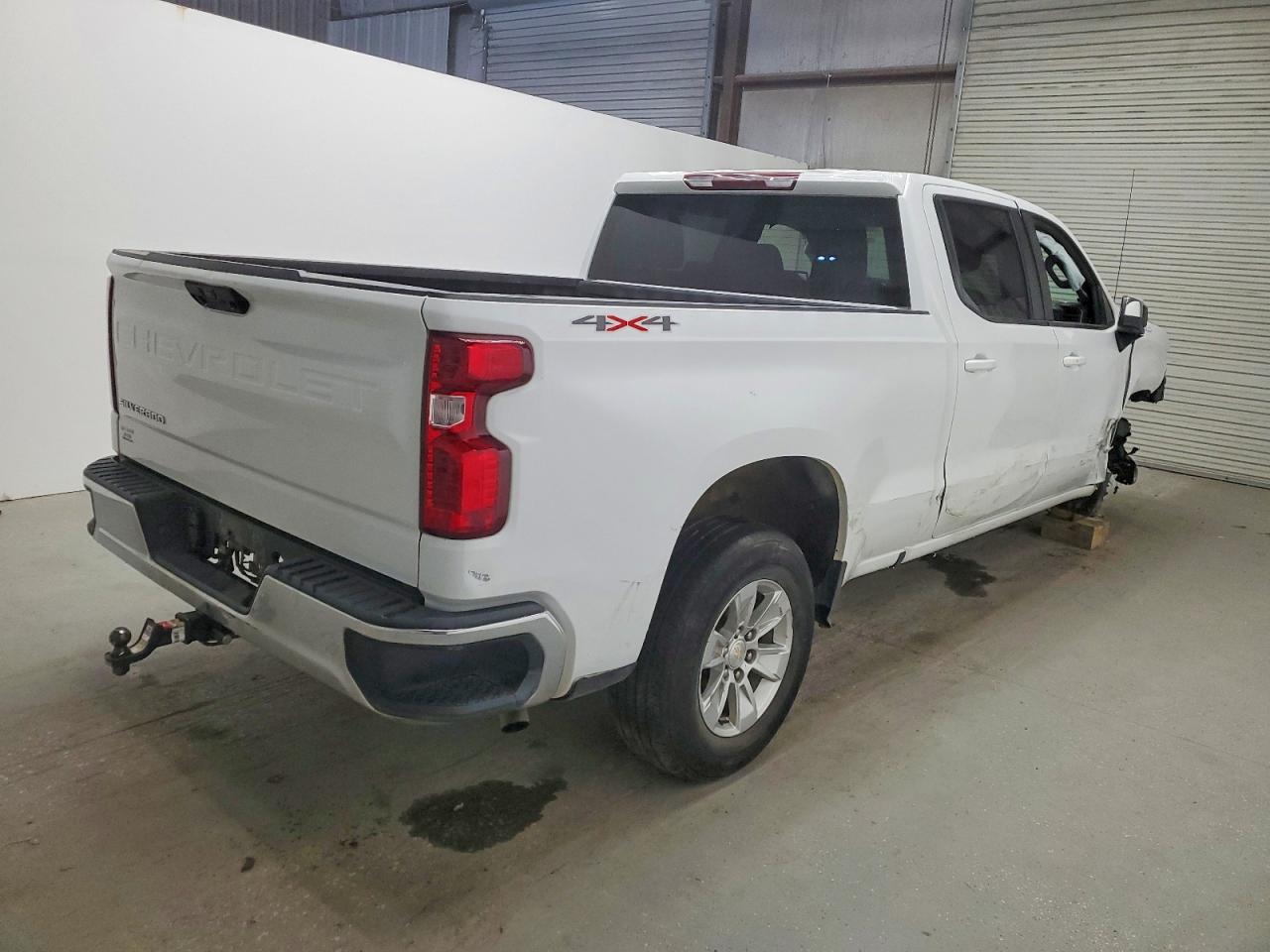 2024 CHEVROLET SILVERADO K1500 LT photo 3