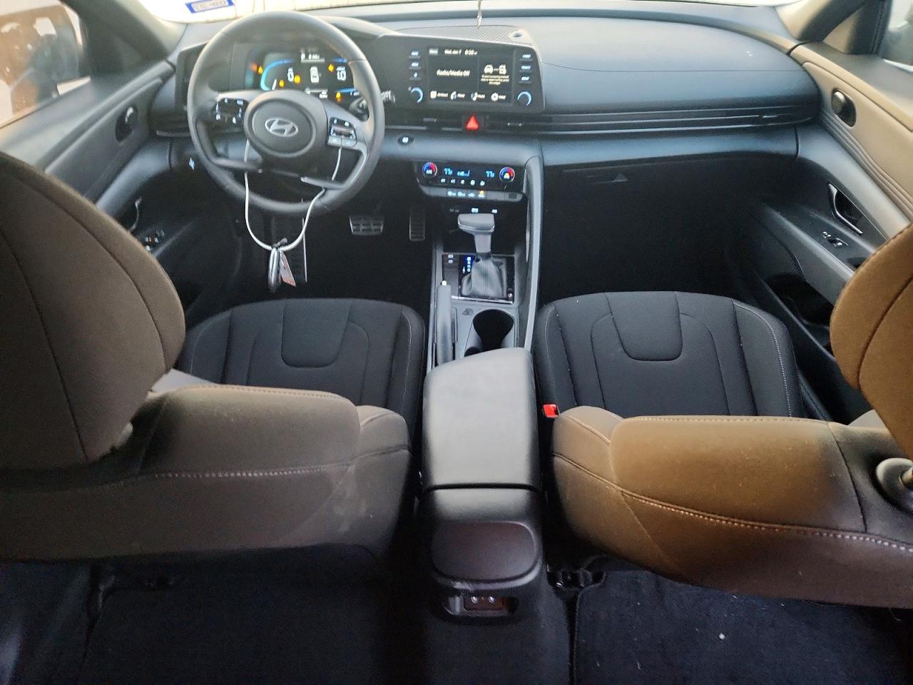2025 HYUNDAI ELANTRA SEL SPORT photo 8