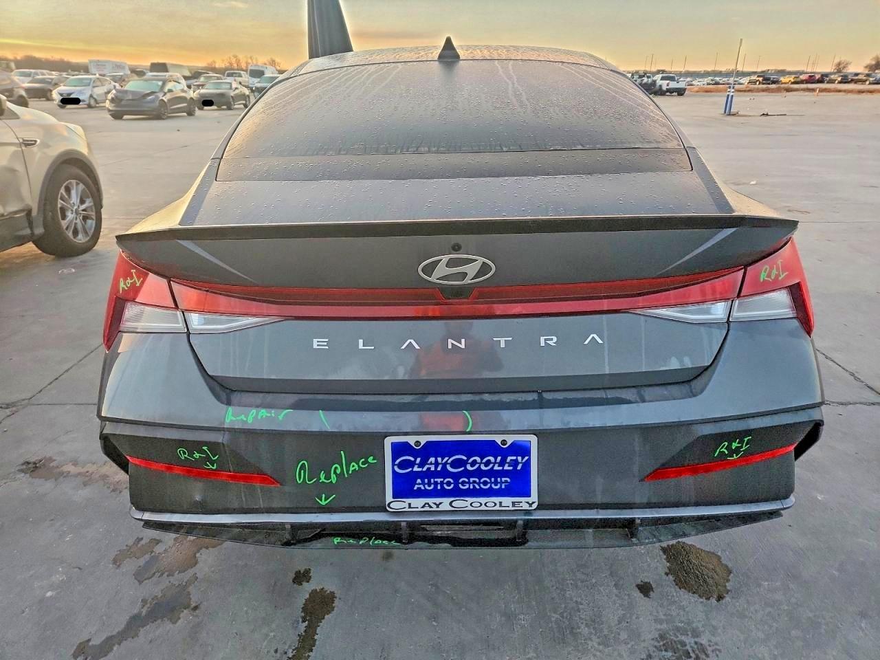 2025 HYUNDAI ELANTRA SEL SPORT photo 6