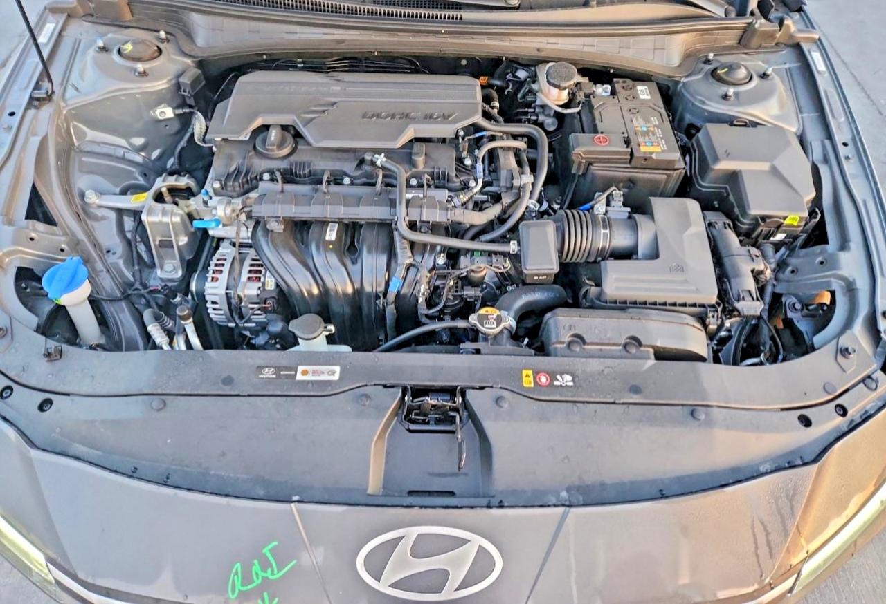 2025 HYUNDAI ELANTRA SEL SPORT photo 11