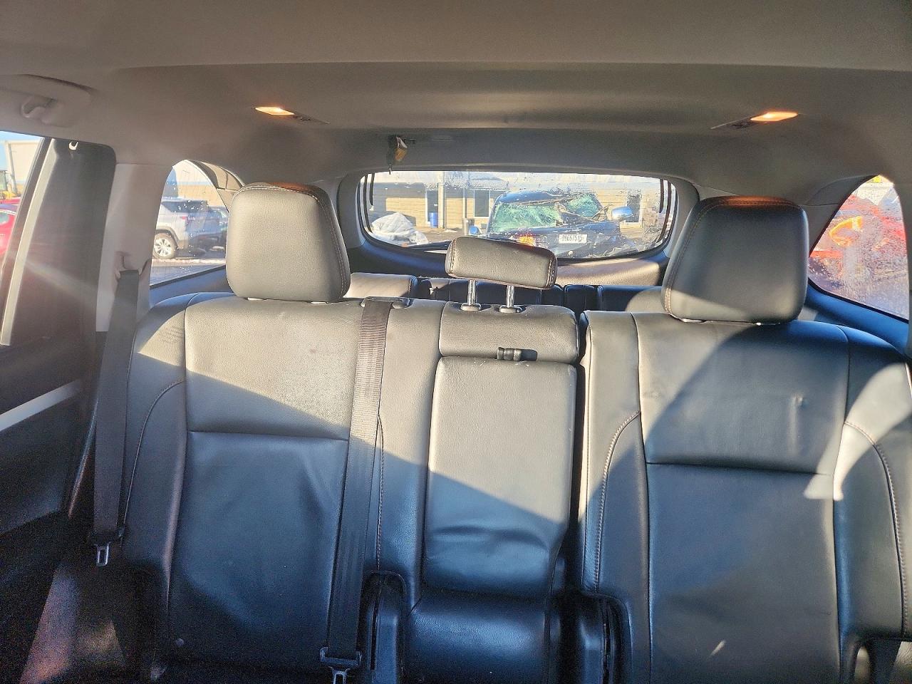 2016 TOYOTA HIGHLANDER XLE photo 10