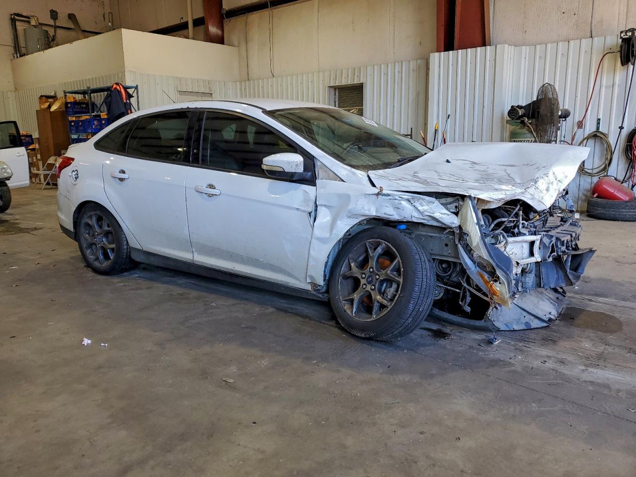2014 FORD FOCUS SE photo 4
