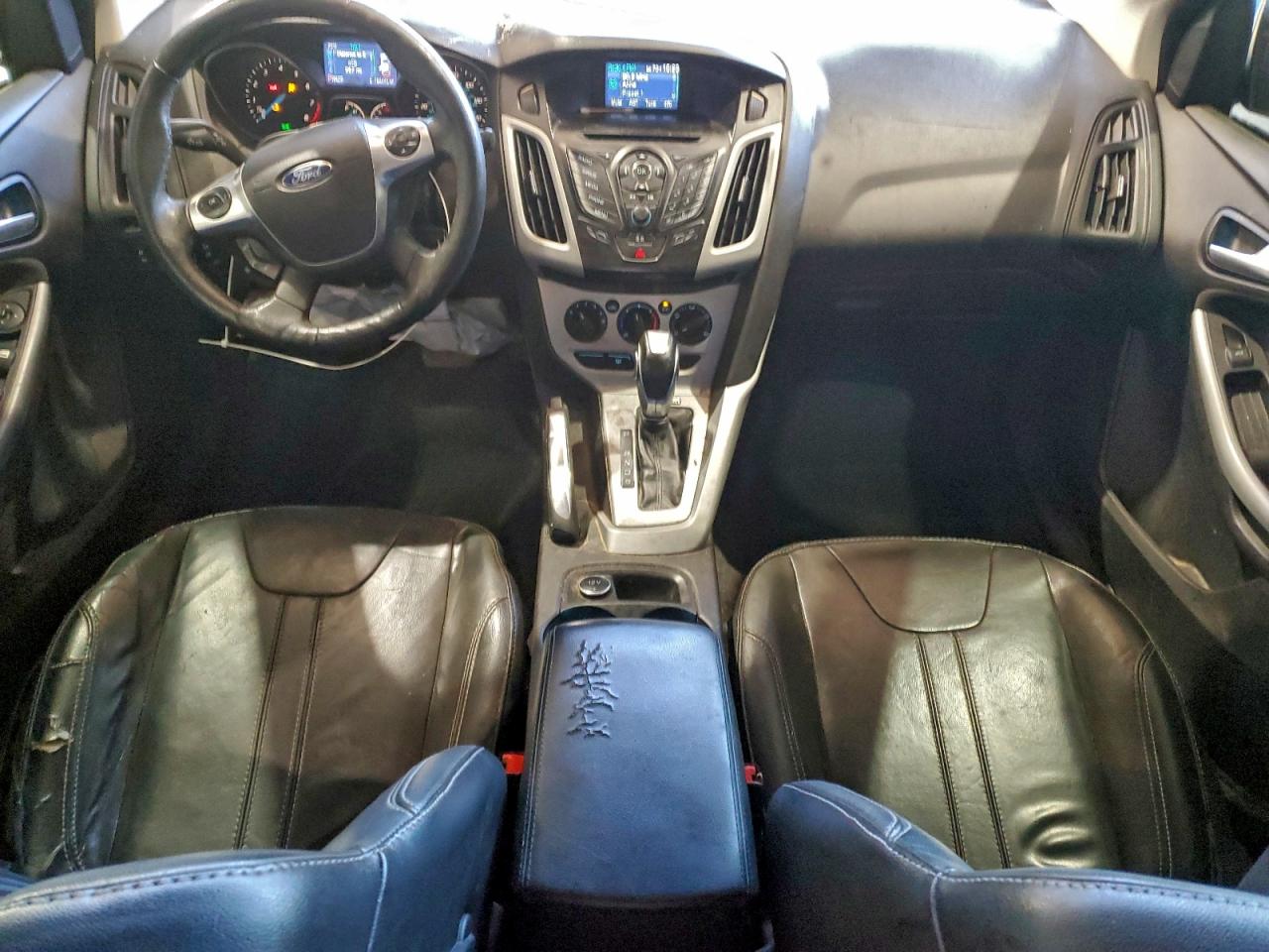 2014 FORD FOCUS SE photo 8
