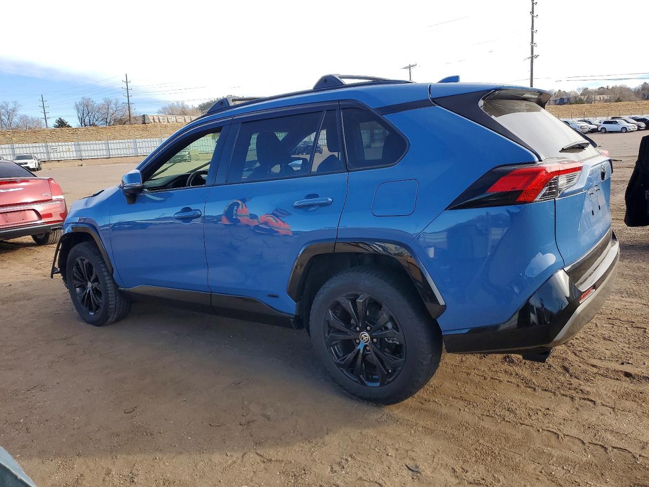 2022 TOYOTA RAV4 SE photo 3