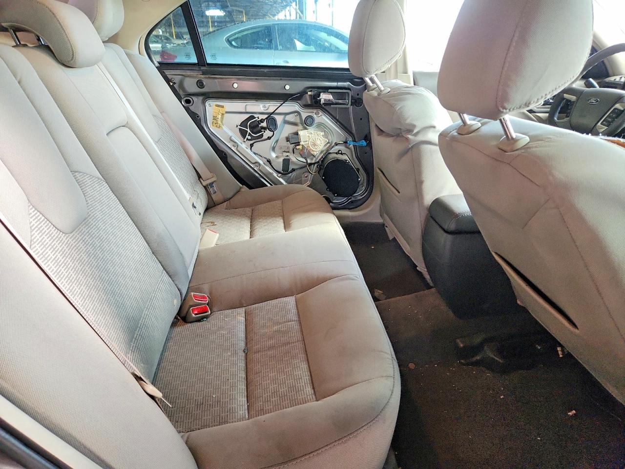 2011 FORD FUSION SE photo 10