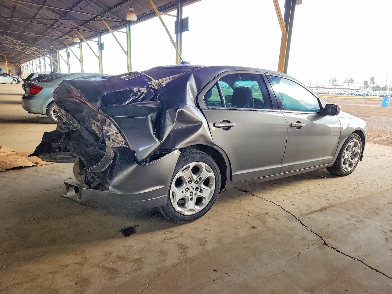 2011 FORD FUSION SE photo 3