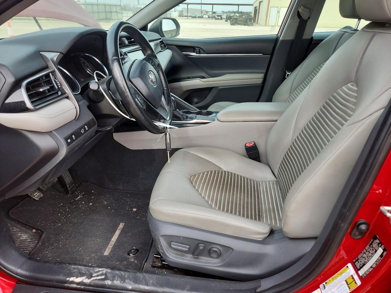 2019 TOYOTA CAMRY L photo 7