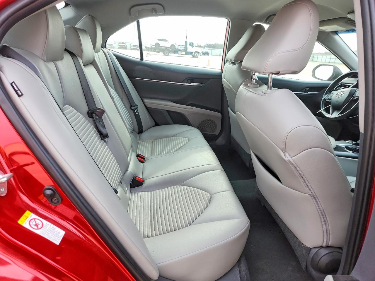 2019 TOYOTA CAMRY L photo 10