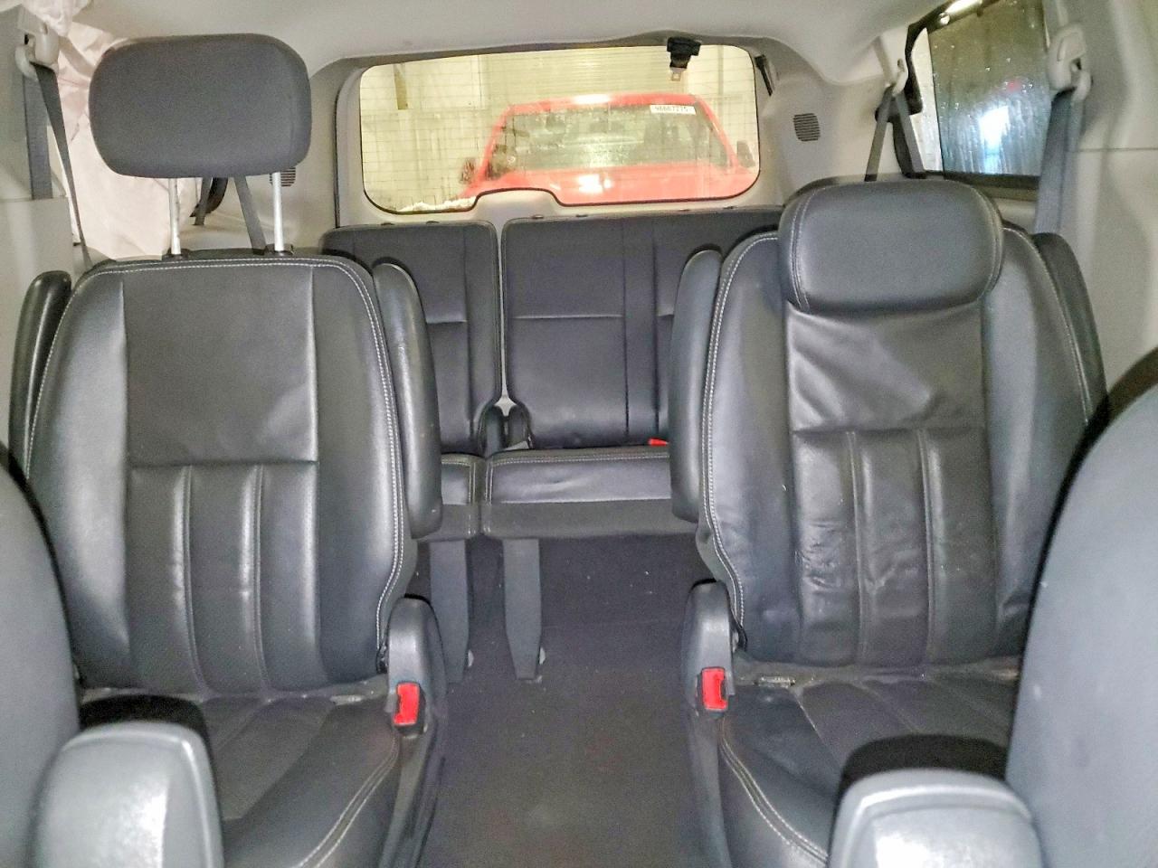 2010 CHRYSLER TOWN & COUNTRY TOURING PLUS photo 10