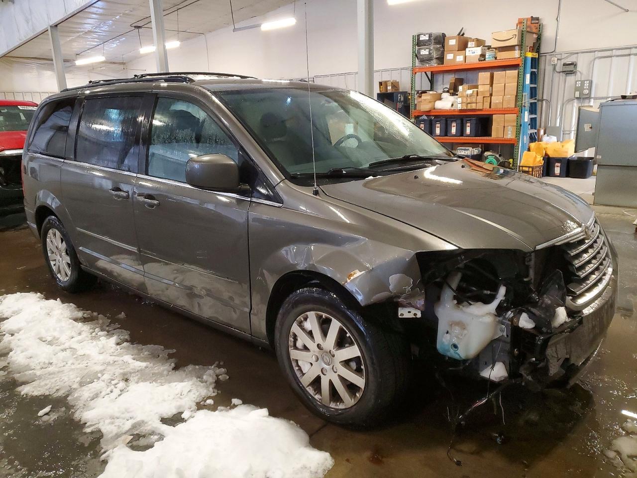 2010 CHRYSLER TOWN & COUNTRY TOURING PLUS photo 4