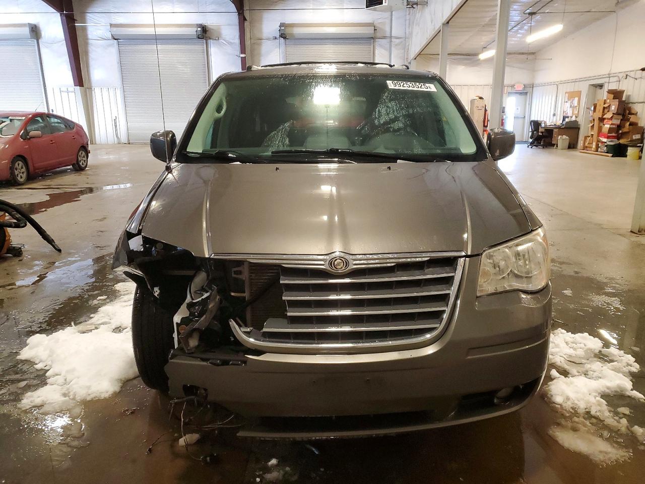 2010 CHRYSLER TOWN & COUNTRY TOURING PLUS photo 5