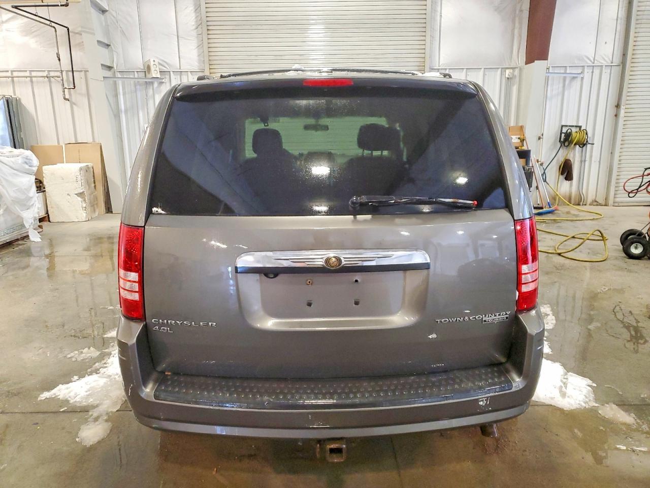 2010 CHRYSLER TOWN & COUNTRY TOURING PLUS photo 6