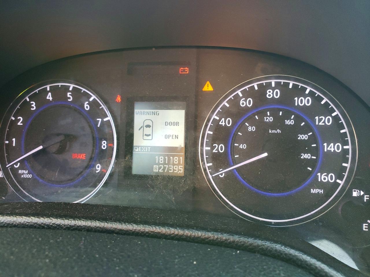 2012 INFINITI G37 photo 9