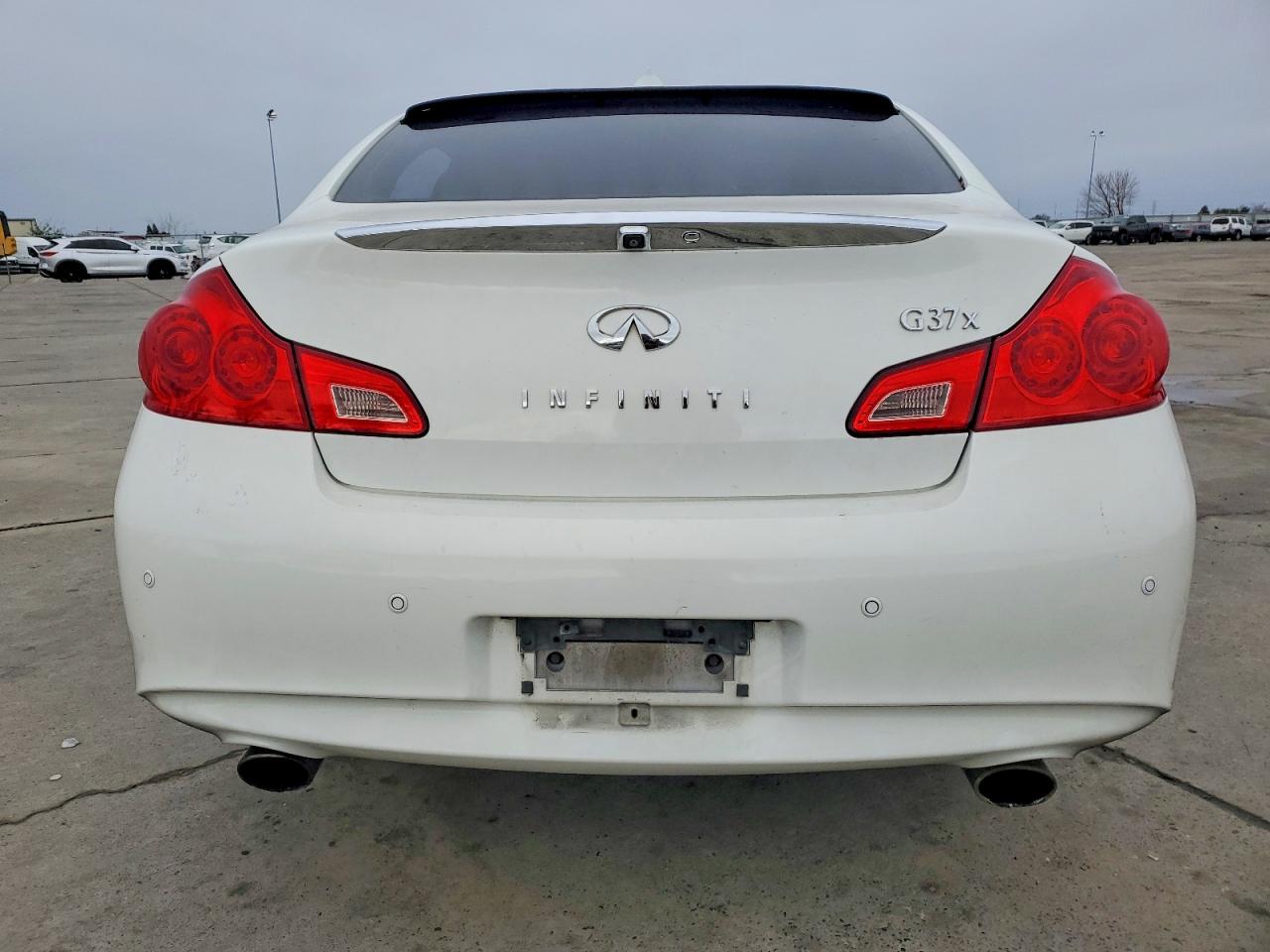 2012 INFINITI G37 photo 6