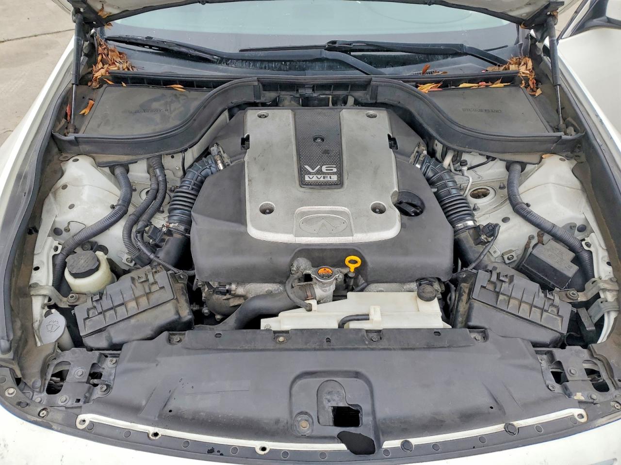 2012 INFINITI G37 photo 11