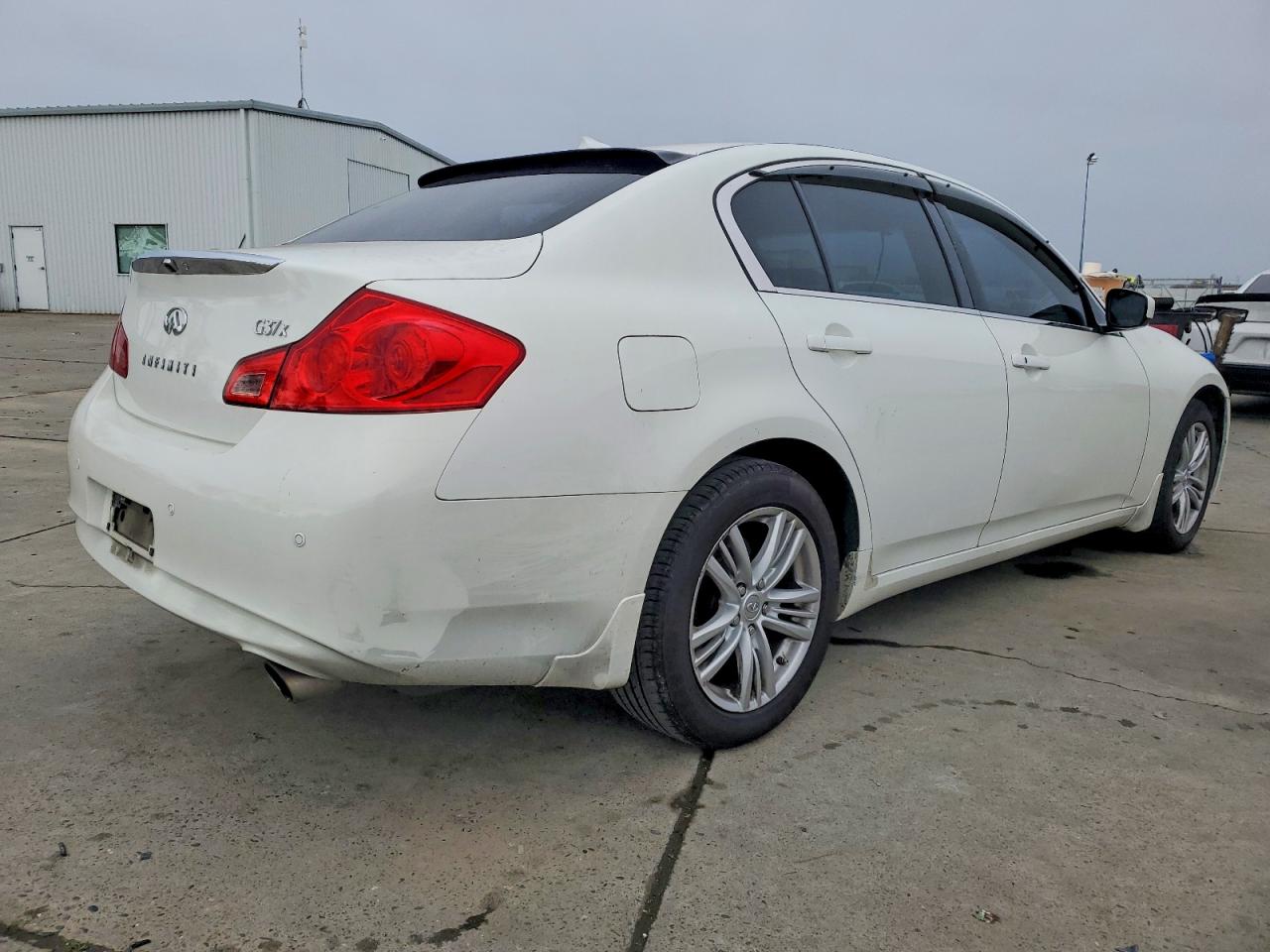 2012 INFINITI G37 photo 3
