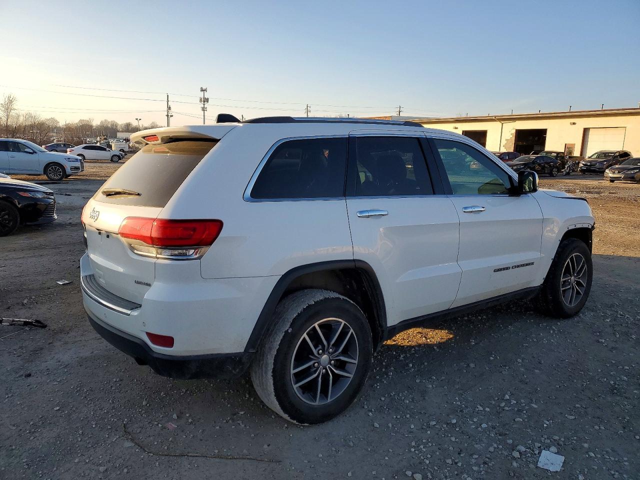 2018 JEEP GRAND CHEROKEE LIMITED photo 3