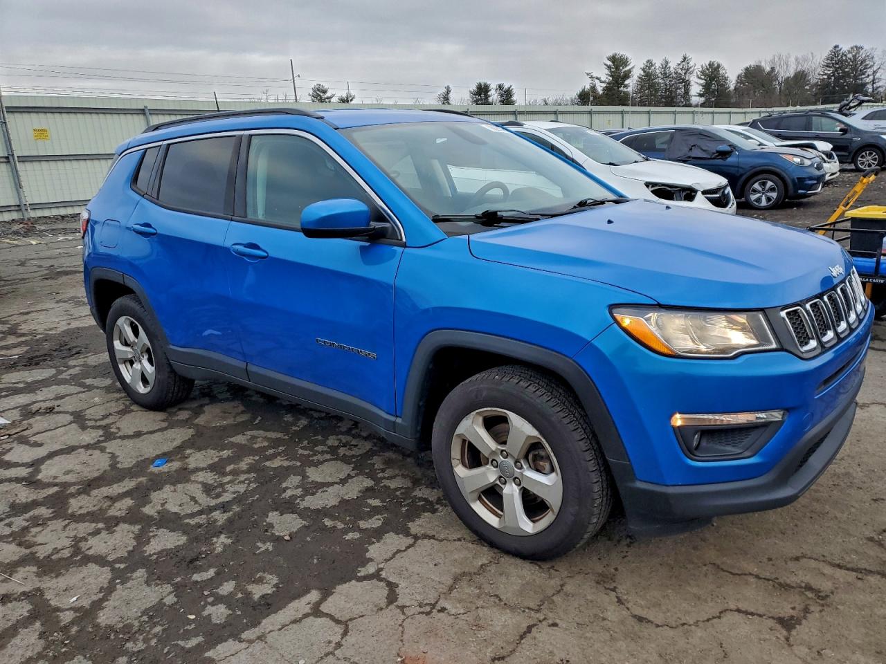 2019 JEEP COMPASS LATITUDE photo 4