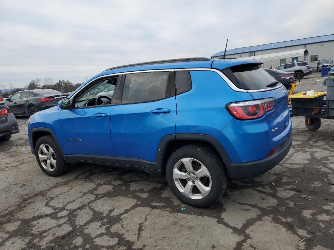 2019 JEEP COMPASS LATITUDE photo 2