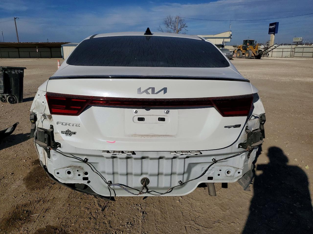 2024 KIA FORTE GT LINE photo 6