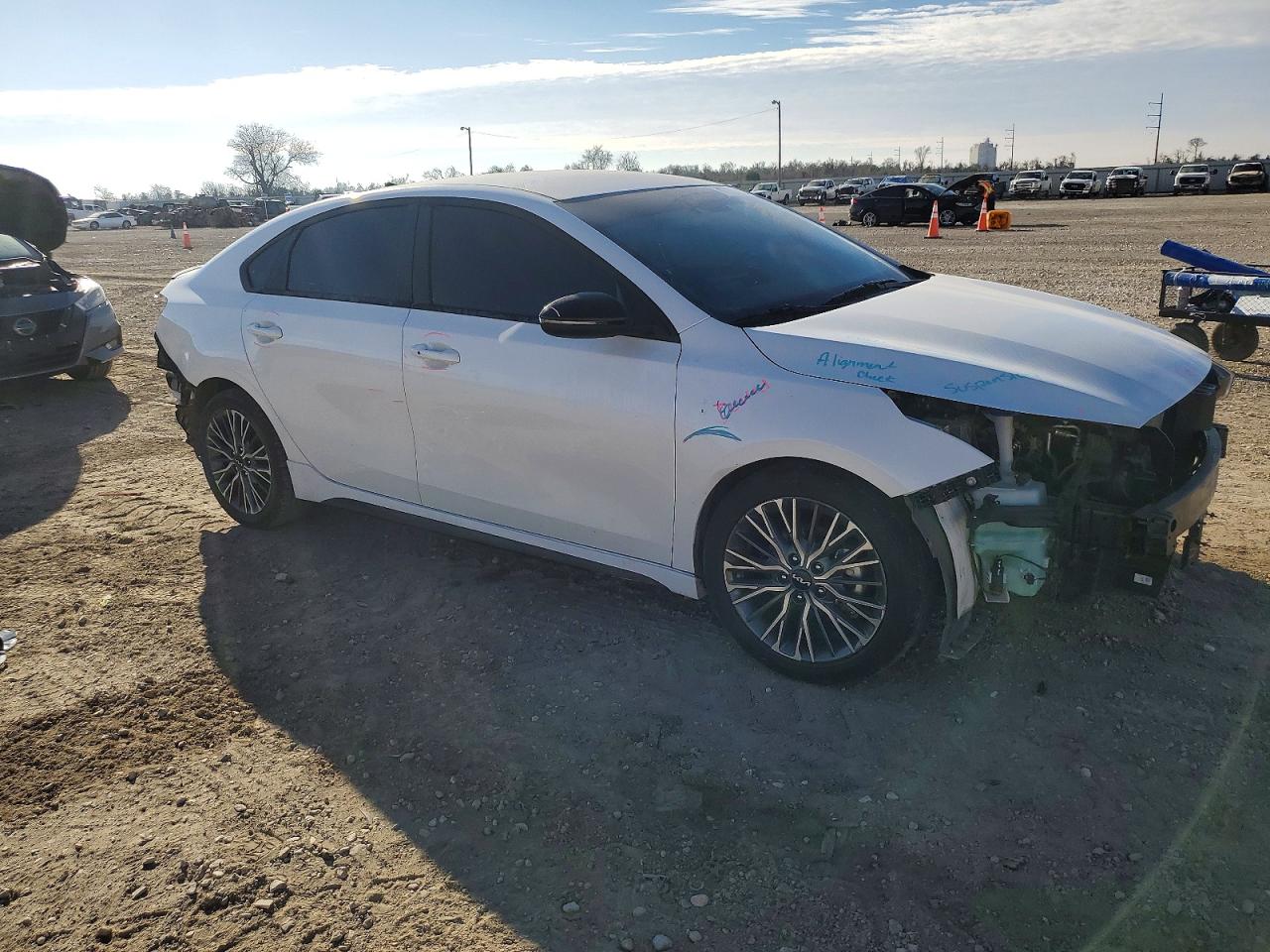 2024 KIA FORTE GT LINE photo 4