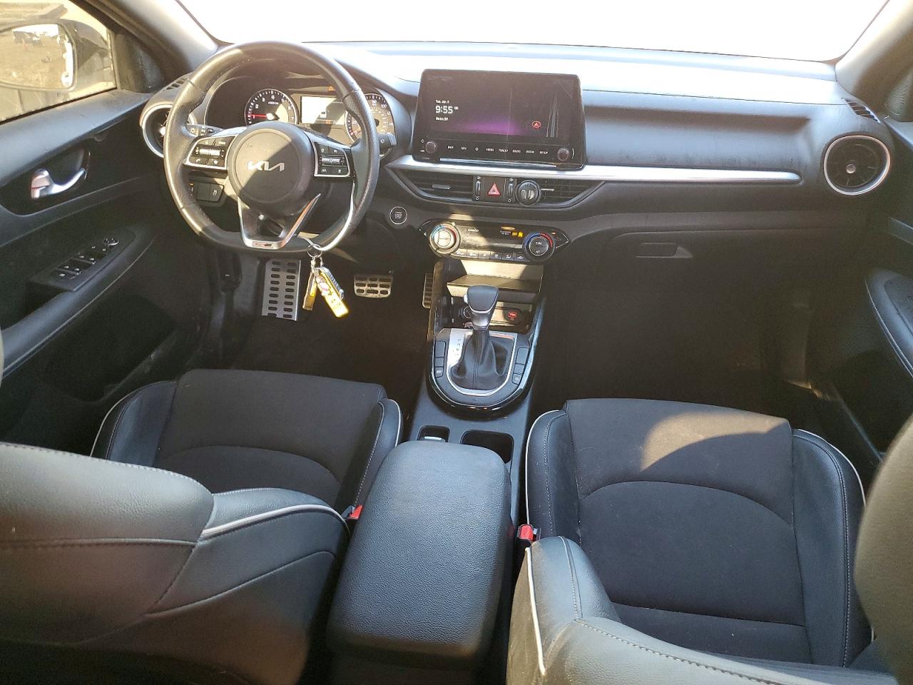 2024 KIA FORTE GT LINE photo 8