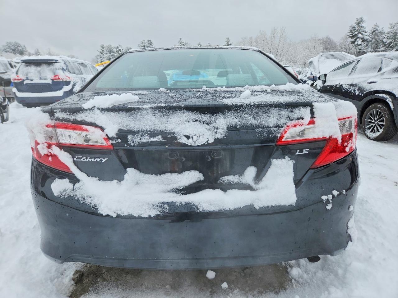 2014 TOYOTA CAMRY L photo 11