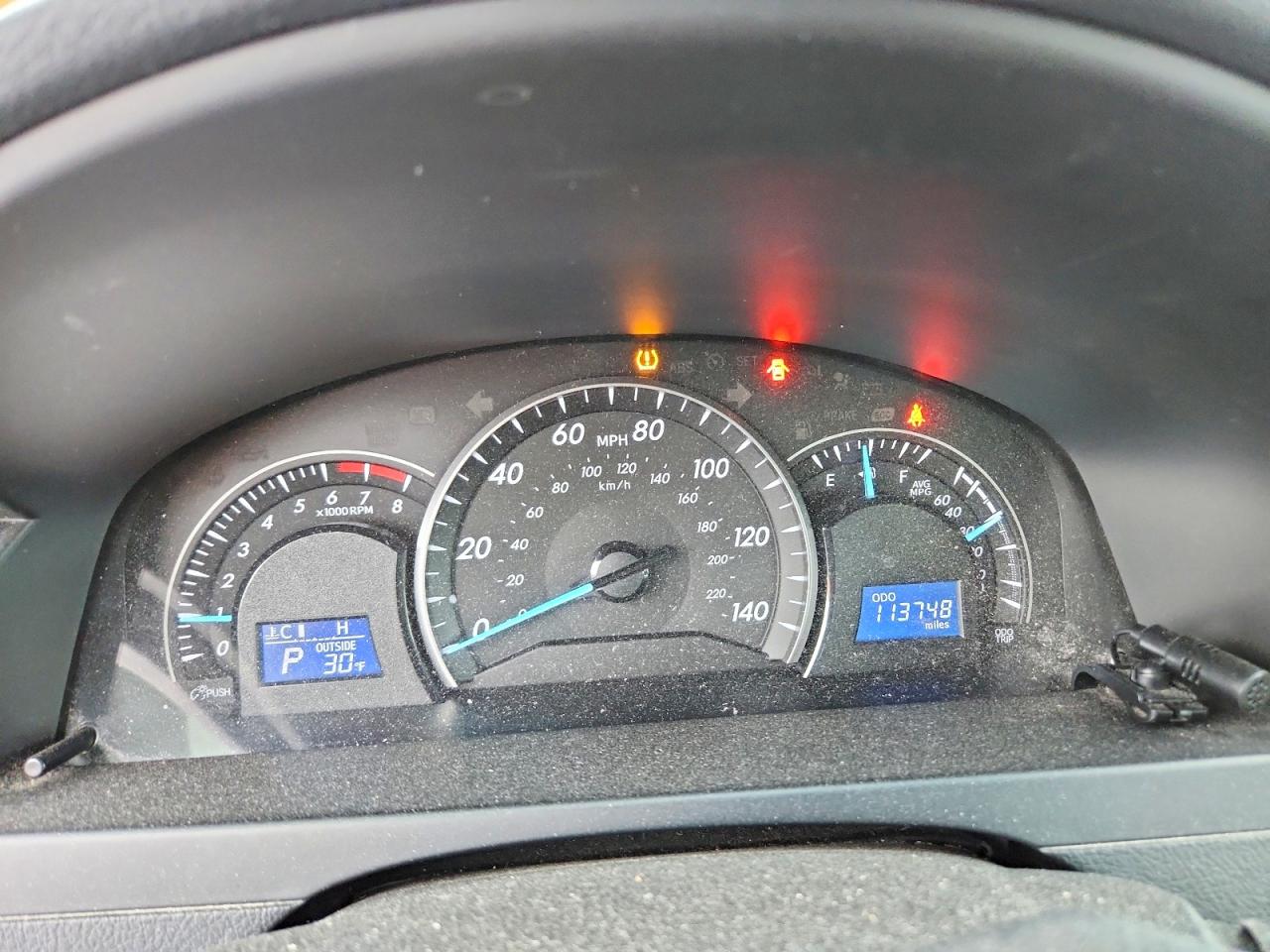 2014 TOYOTA CAMRY L photo 17