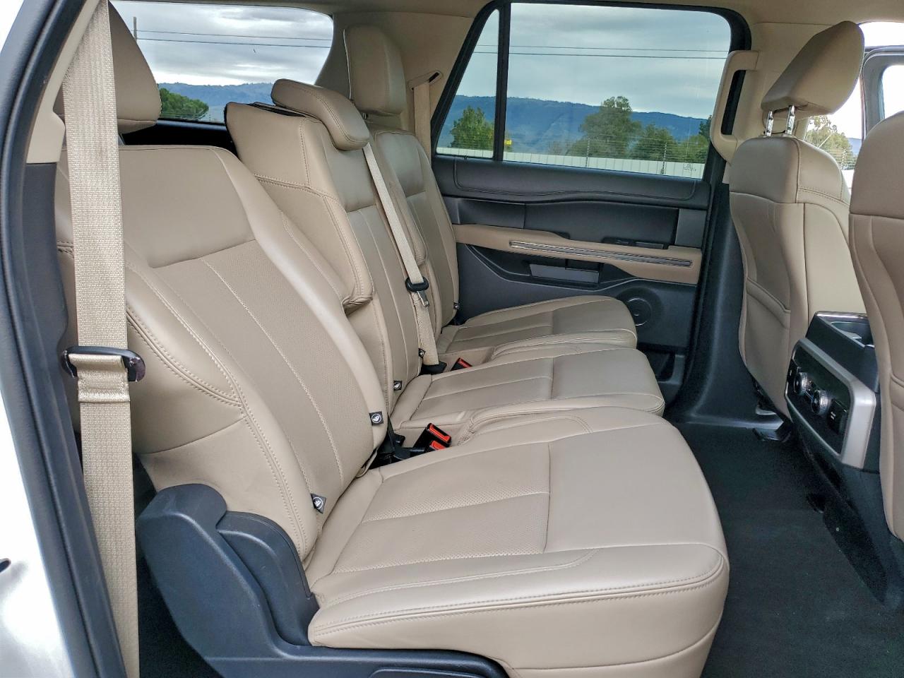 2024 FORD EXPEDITION MAX XLT photo 31
